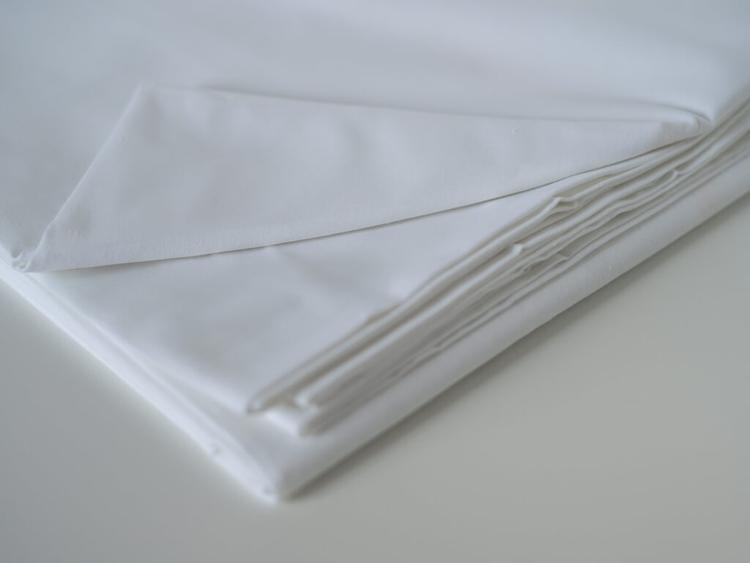 White Bed Sheet (16/24)
